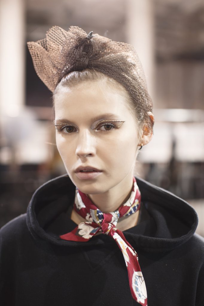 The Fascinating Story of Pat McGrath: Iconic Runway Creations and A Makeup Revolution Viktor e Rolf HC bbt S17 002 682x1024 - The Fascinating Story of Pat McGrath: Iconic Runway Creations and A Makeup Revolution