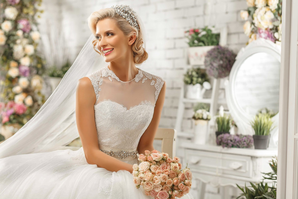 How to Become a Successful Bridal Makeup Artist How to Become a Successful Bridal Makeup Artist