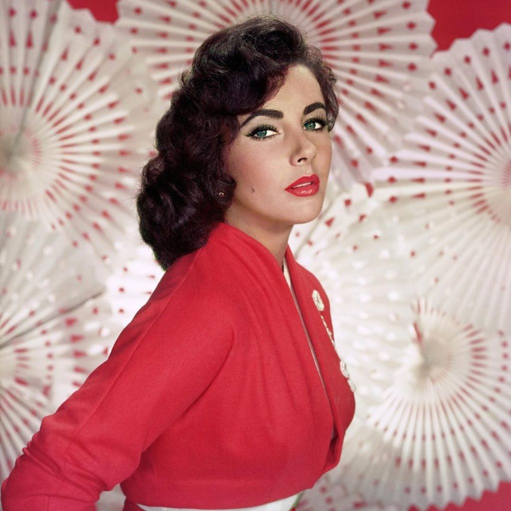 red lipstick vintage look