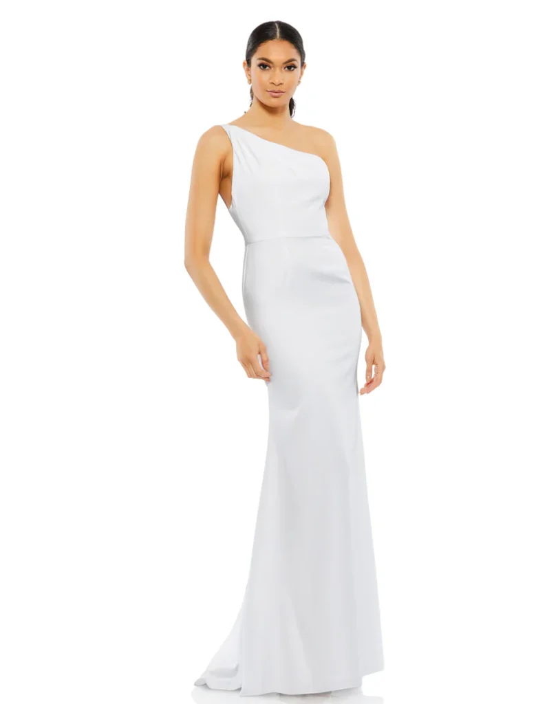A luxurious mermaid-style gown featuring a one-shoulder neckline and a smooth jersey fabric for an elegant, sculpted silhouette.