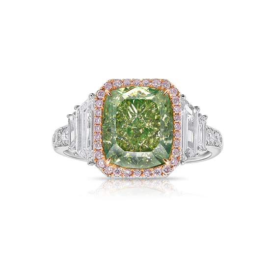 Princess-cut diamond engagement ring we’re loving