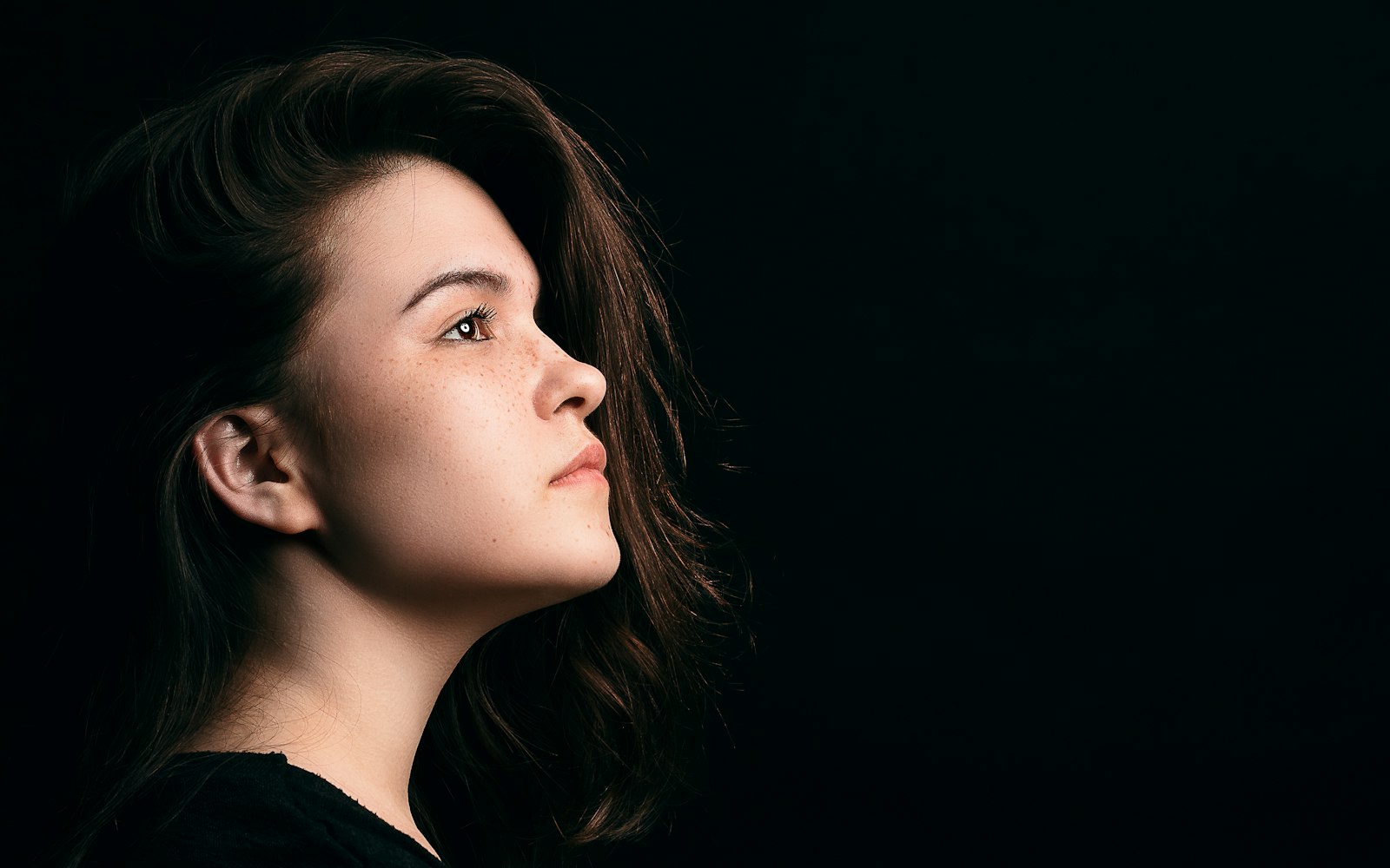 Face Shape Makeup Theory: How Artists Read a Face Before Contouring
